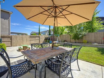 4024 Fairgrove Ln, Roseville, CA 95747 Photo
