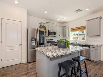 4024 Fairgrove Ln, Roseville, CA 95747 Photo