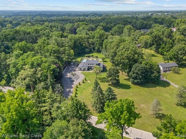 5800 Lockwood Drive, Washington Twp, MI 48094