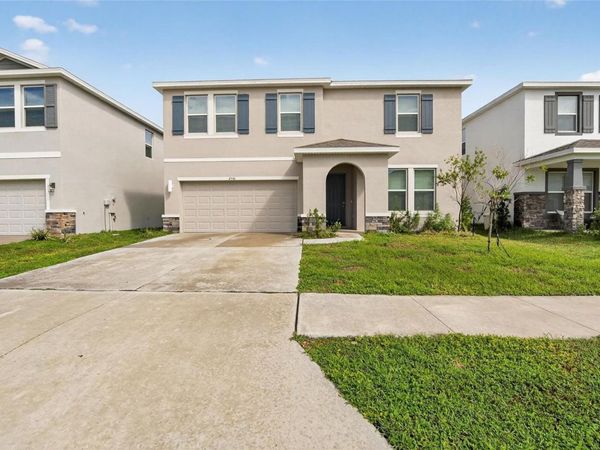 2546 WARREN ACRES BOULEVARD, WESLEY CHAPEL, FL 33543