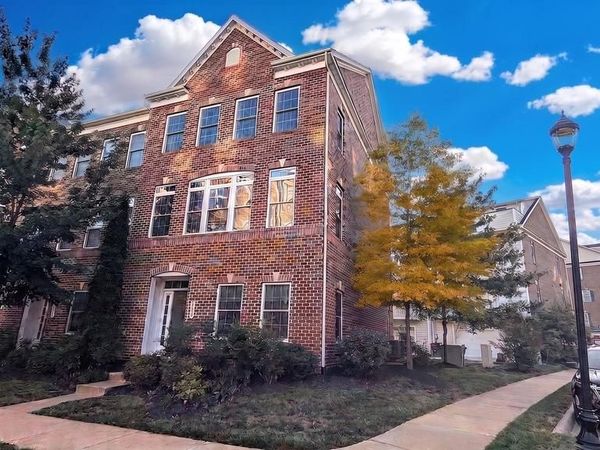 3179 JOHN GLENN, HERNDON, VA 20171