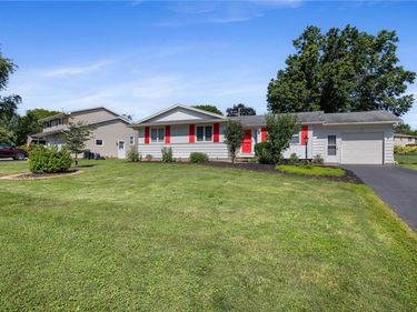 71 Kensington Court, Rochester, NY 14612