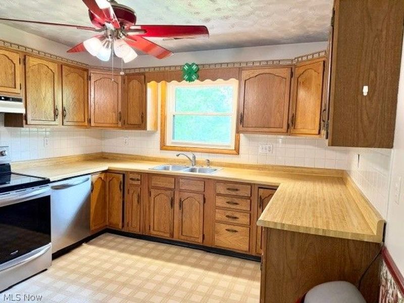 111 Tudor Drive, Saint Clairsville, OH 43950 Photo 13