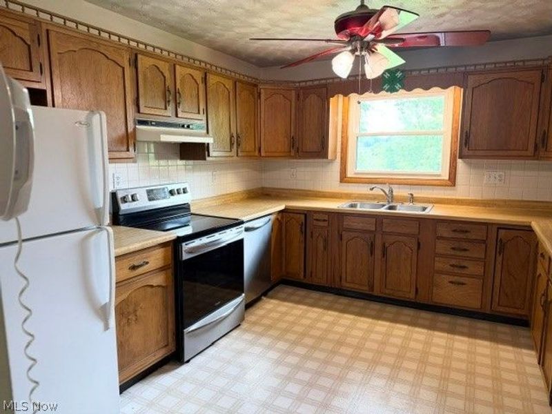 111 Tudor Drive, Saint Clairsville, OH 43950 Photo 14