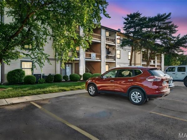 1423 Summergate Parkway, Unit H, St Charles, MO 63303