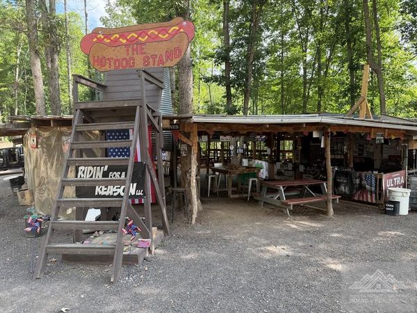 1660 Coffee Cemetery Rd, Rock, WV 24747
