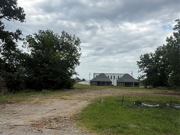 208 W 1st Street , Owasso, OK 74055