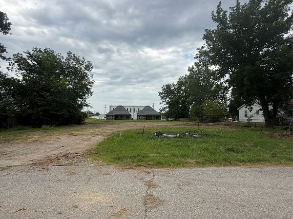 210 W 1st Street , Owasso, OK 74055
