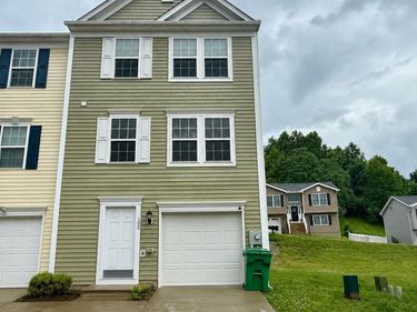 102 Kingsbury Court, Fairmont, WV 26554