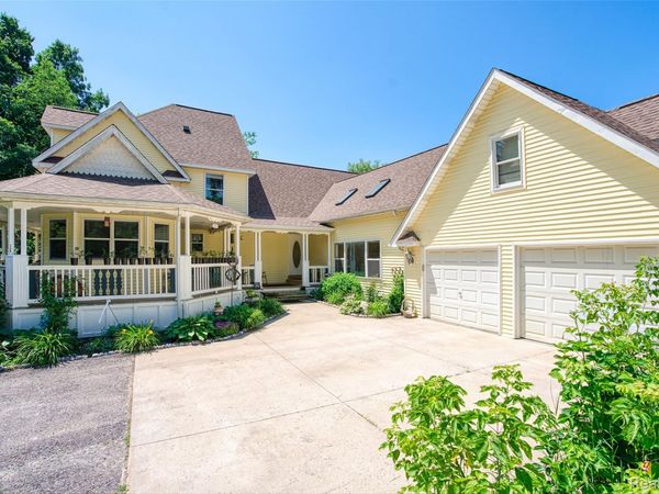 7500 Farley Road, Putnam Township, Mi 48169