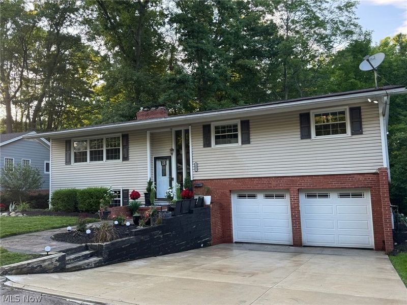1883 Ashwood Drive, Akron, OH 44313 Photo 3