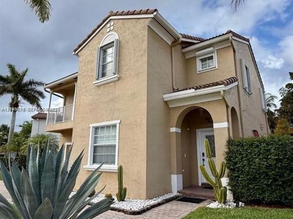 12653 NW 7th Ct, Coral Springs, FL 33071