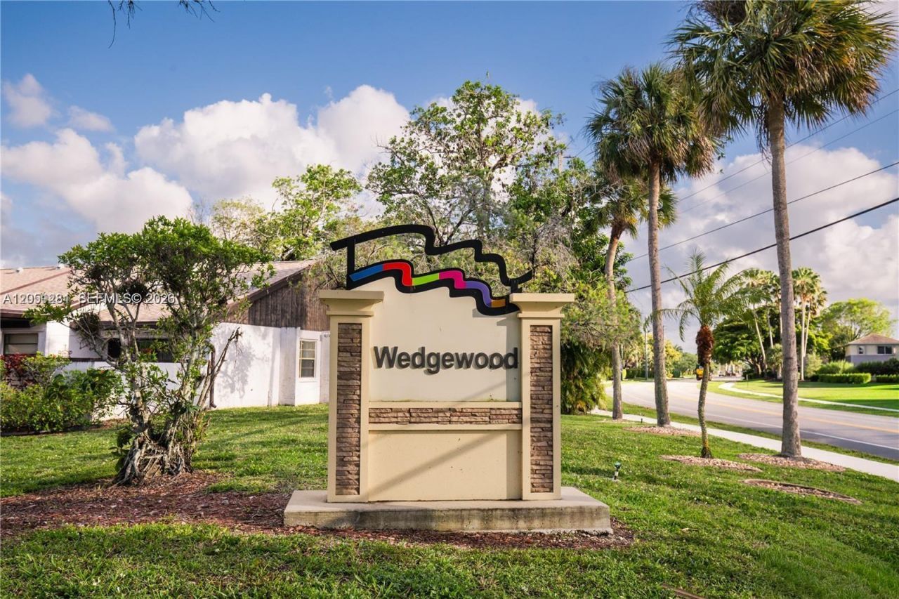 6453 W Pinehurst Cir W, Unit B25, Tamarac, FL 33321 Photo