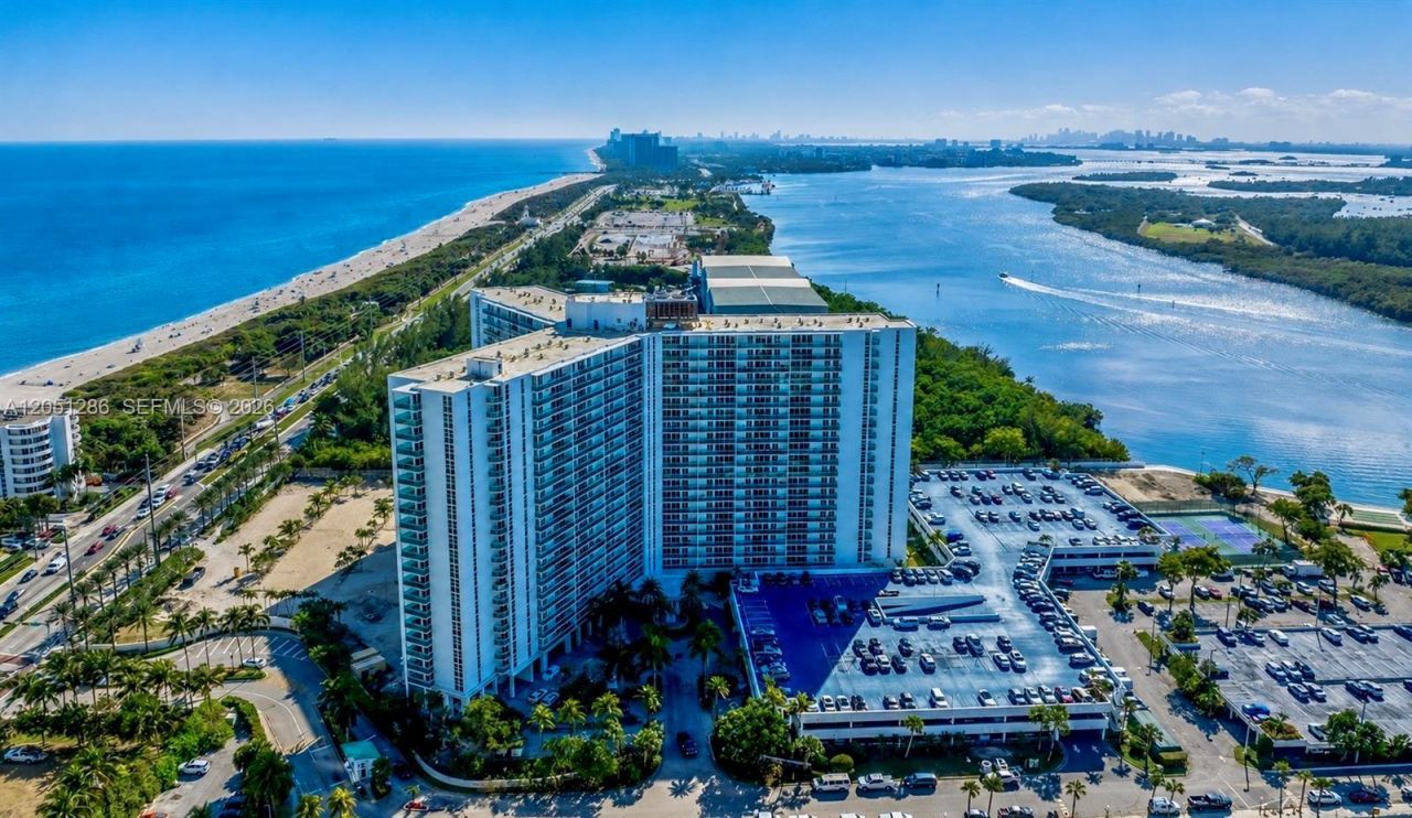 100 Bayview Dr , Unit 2014, Sunny Isles Beach, FL 33160 Photo
