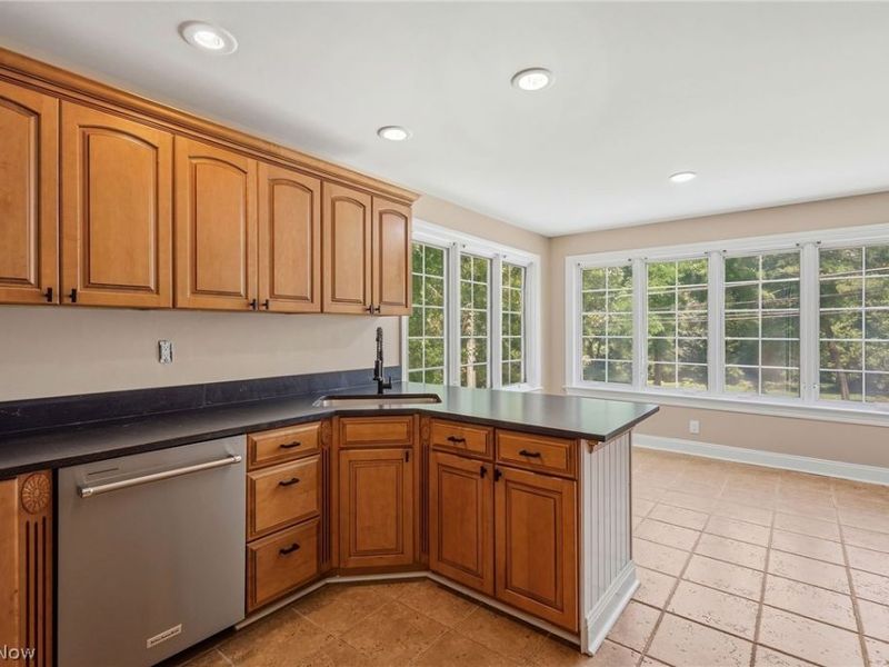 7750 Lewis Road, Olmsted Falls, OH 44138 Photo 14
