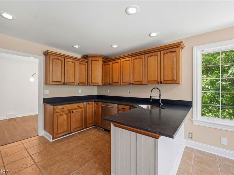 7750 Lewis Road, Olmsted Falls, OH 44138 Photo 18