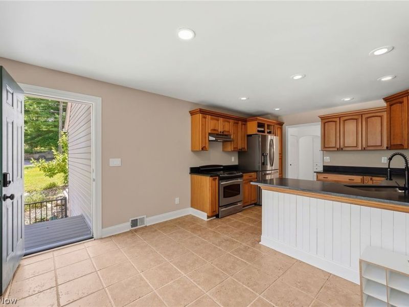 7750 Lewis Road, Olmsted Falls, OH 44138 Photo 19