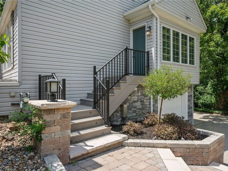 7750 Lewis Road, Olmsted Falls, OH 44138 Photo 3