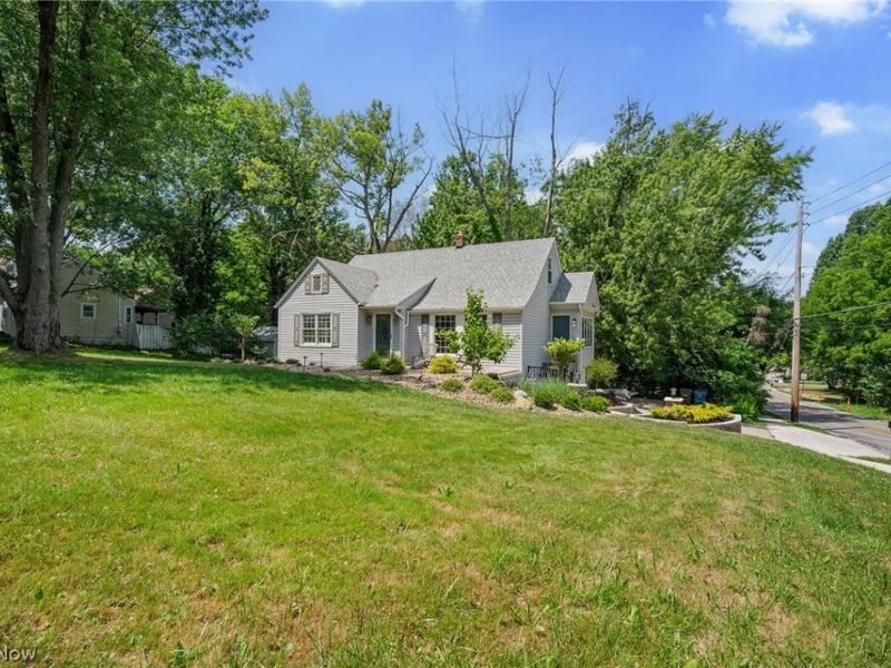 7750 Lewis Road, Olmsted Falls, OH 44138 Photo 4