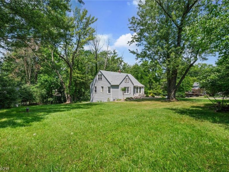 7750 Lewis Road, Olmsted Falls, OH 44138 Photo 5