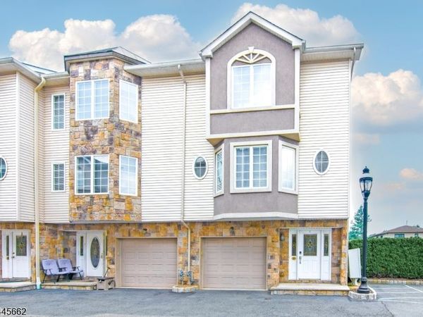 49 Stuyvesant Ave, Unit 16, Lyndhurst, NJ 07071