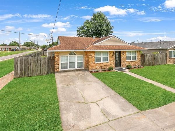 7425 BURKE Road, New Orleans, LA 70127