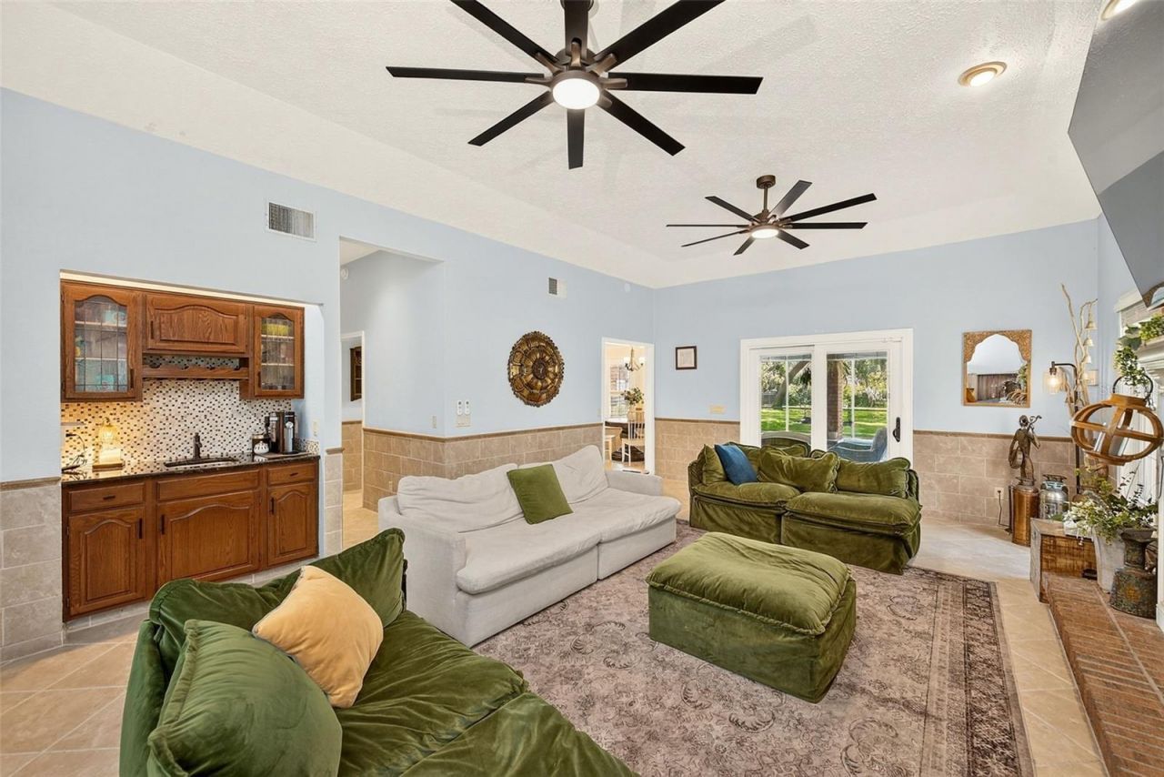 807 Centerbrook Drive, Brandon, FL 33511 Photo