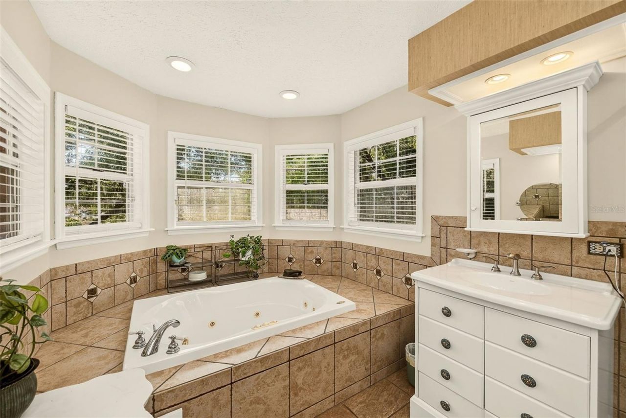 807 Centerbrook Drive, Brandon, FL 33511 Photo