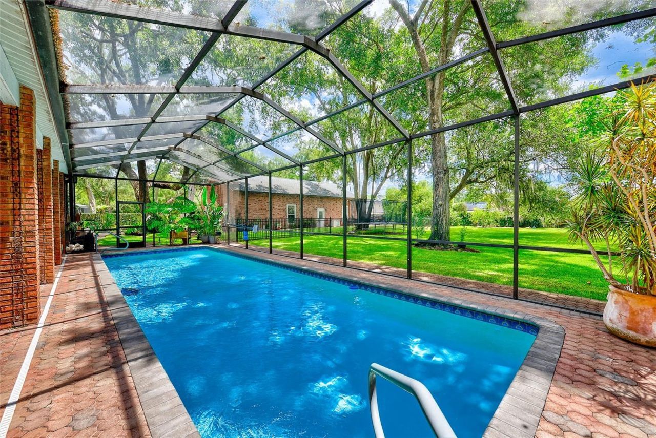 807 Centerbrook Drive, Brandon, FL 33511 Photo