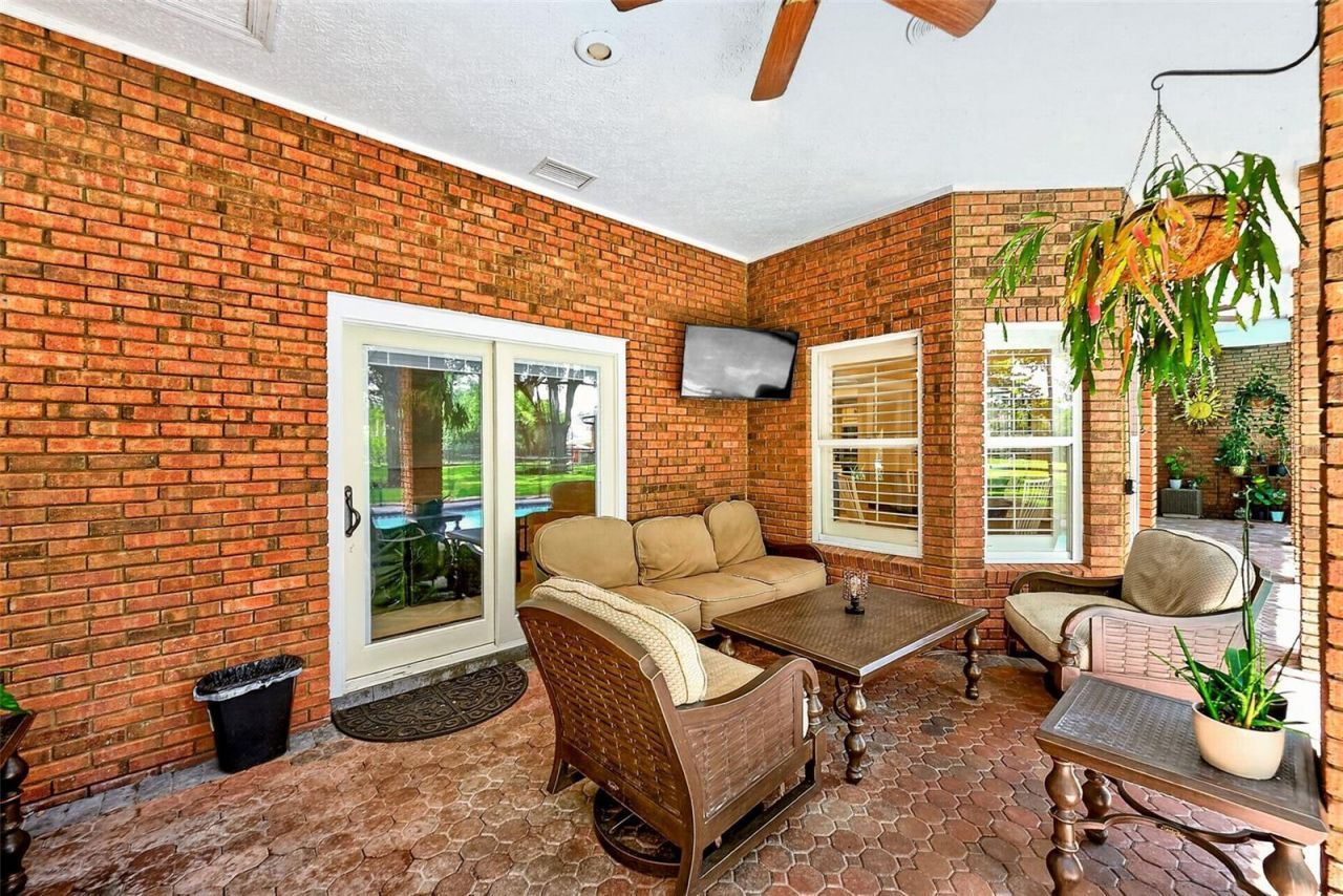 807 Centerbrook Drive, Brandon, FL 33511 Photo
