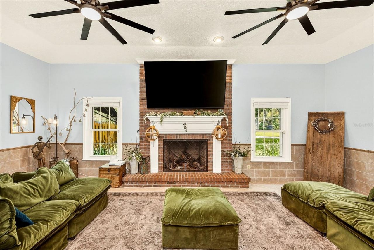 807 Centerbrook Drive, Brandon, FL 33511 Photo