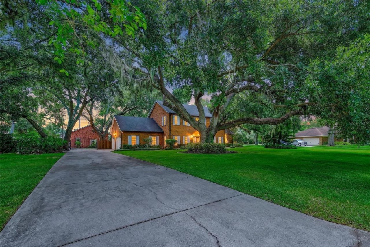 807 Centerbrook Drive, Brandon, FL 33511 Photo