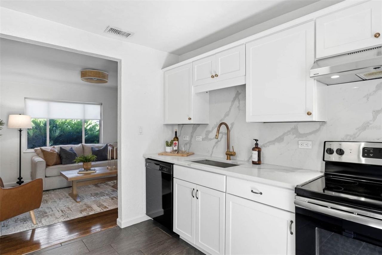 5931 Mangrove Street N, Saint Petersburg, FL 33703 Photo
