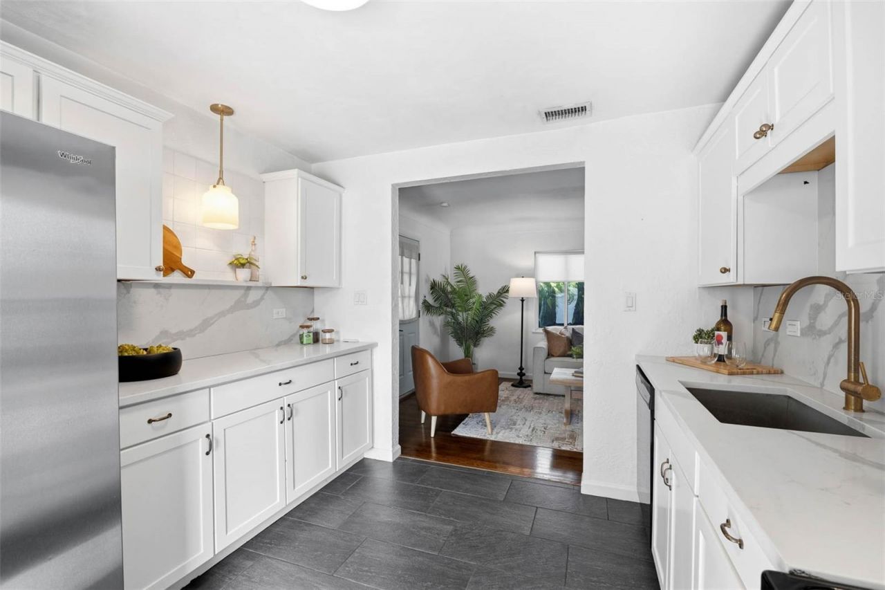 5931 Mangrove Street N, Saint Petersburg, FL 33703 Photo