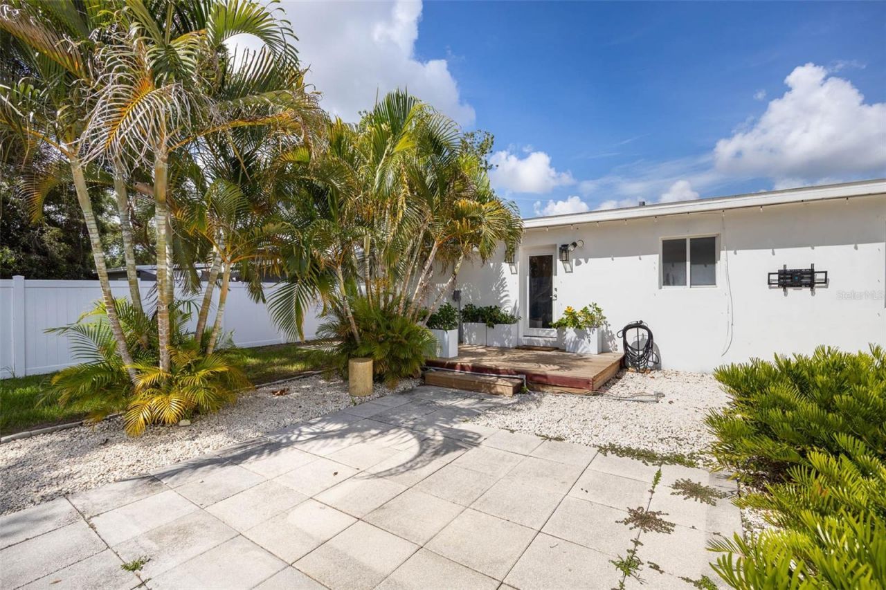 5931 Mangrove Street N, Saint Petersburg, FL 33703 Photo