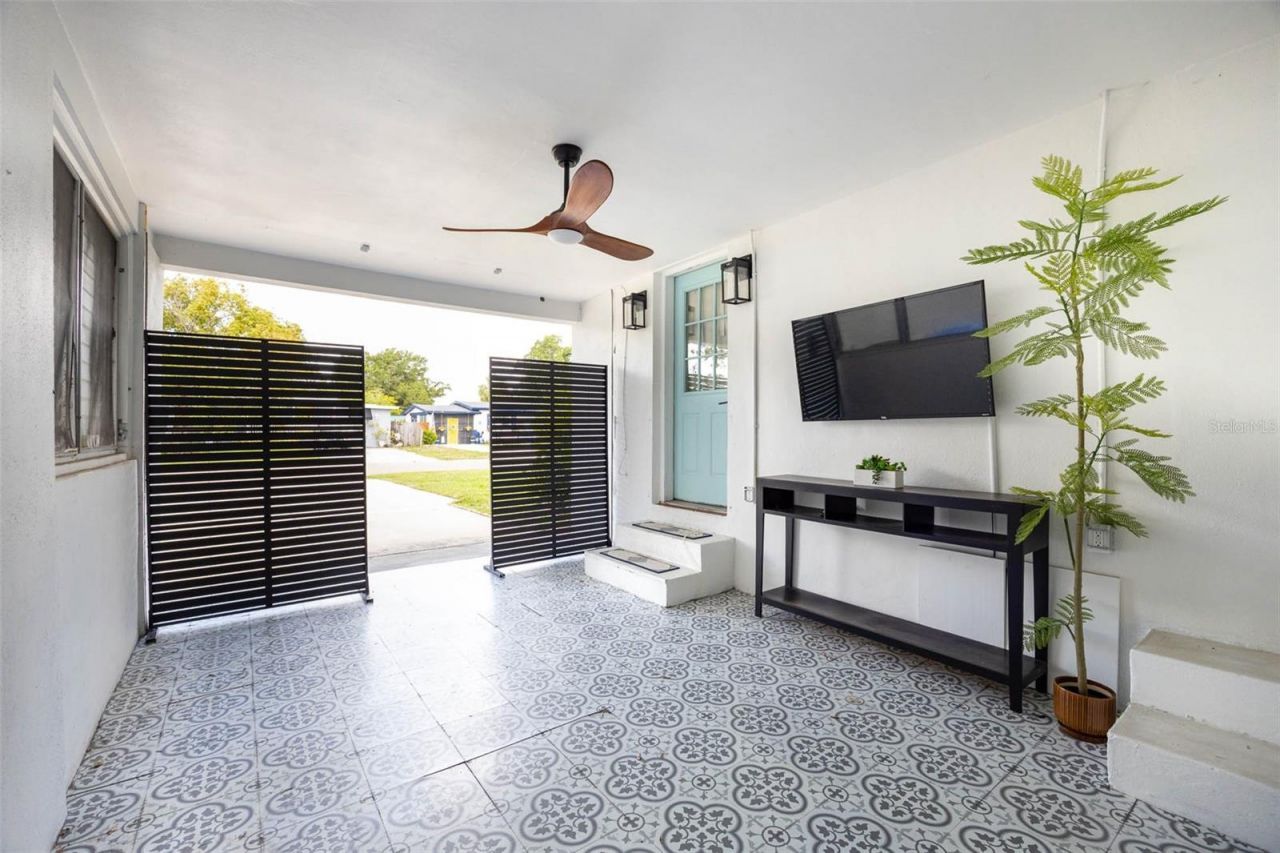 5931 Mangrove Street N, Saint Petersburg, FL 33703 Photo