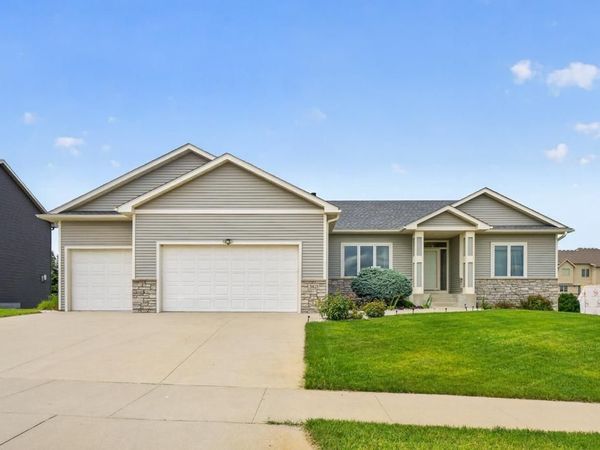3413 Stonehedge Drive NE, Rochester, MN 55906