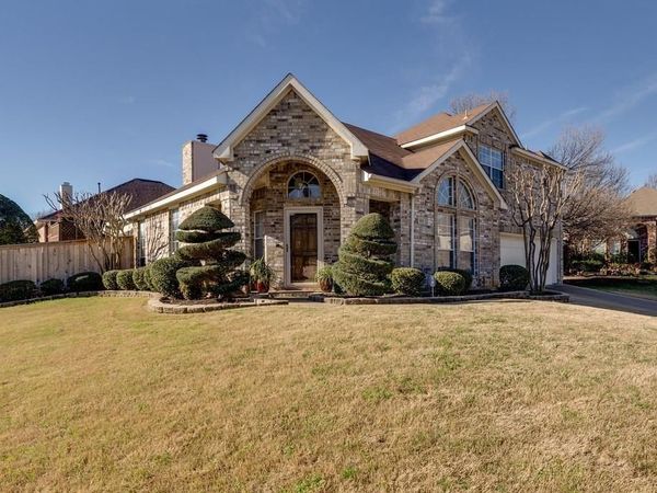 801 Steeps Court, Euless, TX 76039