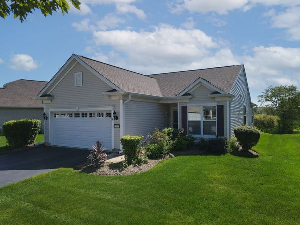 3423 Epstein Circle, Mundelein, IL 60060