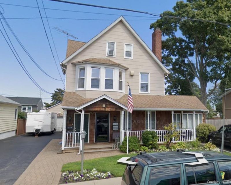 120 S High Street, Lindenhurst, NY 11757 Main Photo