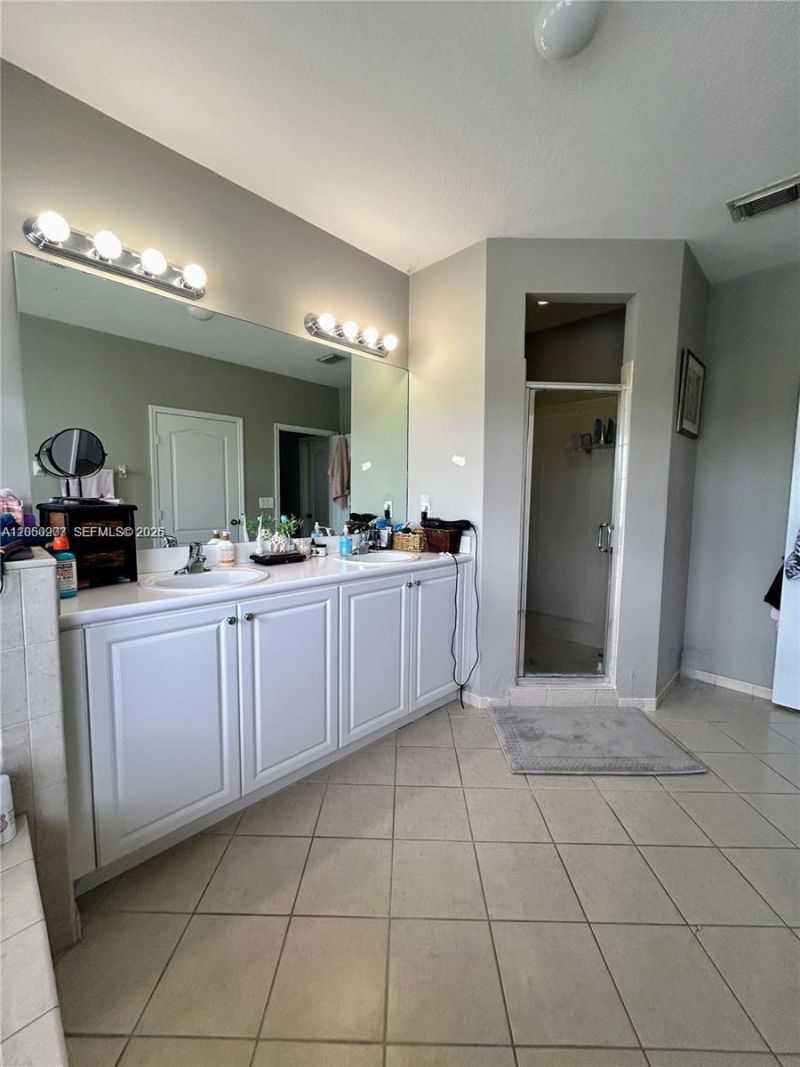 215 NE 32nd Ter, Homestead, FL 33033 Photo