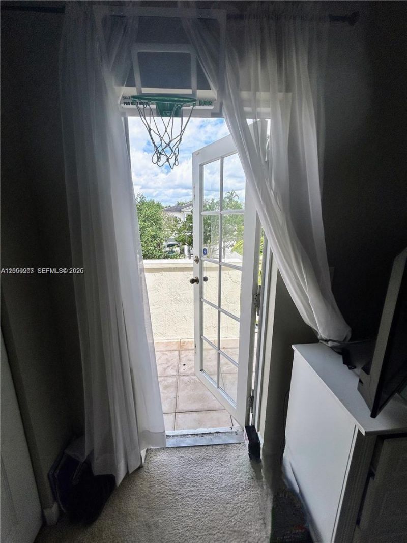 215 NE 32nd Ter, Homestead, FL 33033 Photo