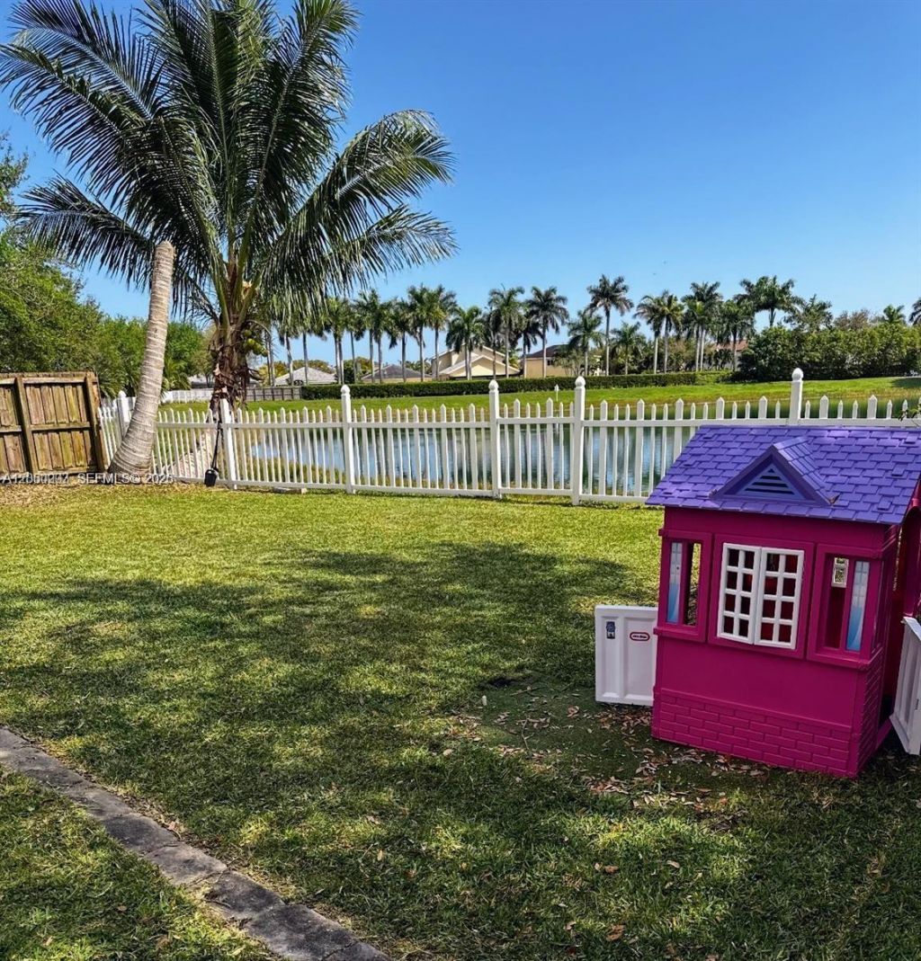 215 NE 32nd Ter, Homestead, FL 33033 Photo