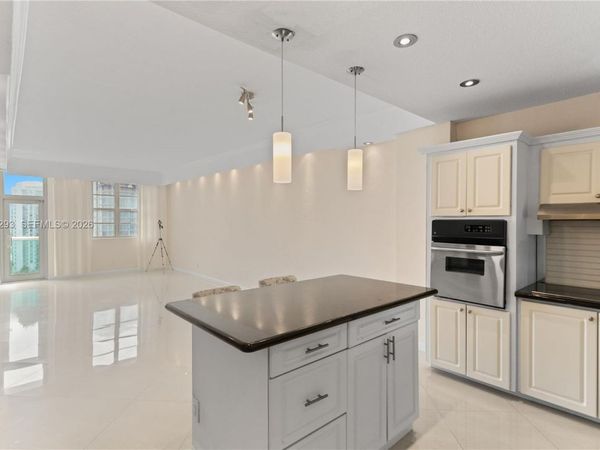 19390 Collins Ave , Unit PH-17, Sunny Isles Beach, FL 33160