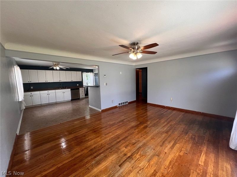 9326 Ackley Road, Parma Heights, OH 44130 Photo 4