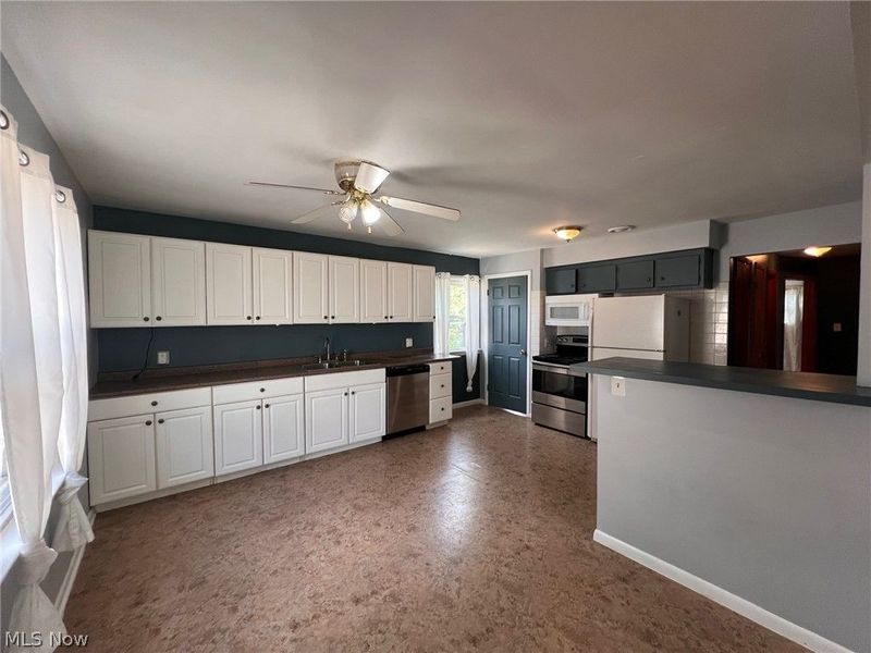 9326 Ackley Road, Parma Heights, OH 44130 Photo 6
