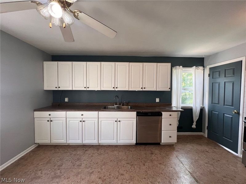 9326 Ackley Road, Parma Heights, OH 44130 Photo 7