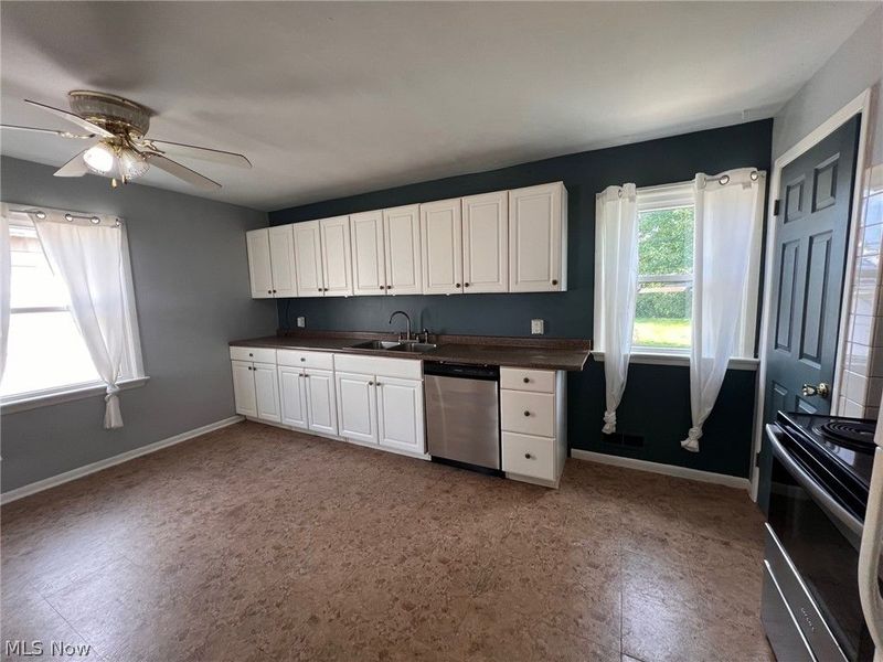 9326 Ackley Road, Parma Heights, OH 44130 Photo 9