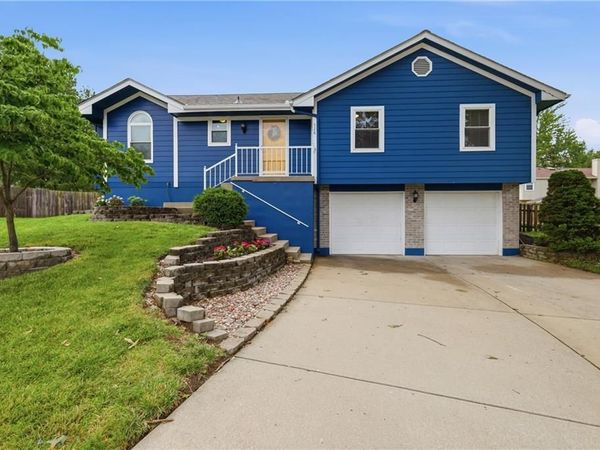 528 NE Wood Court, Blue Springs, MO 64014