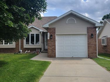 2509 Hollyhock Circle, Lincoln, NE 68521